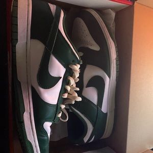Nike dunk lows Michigan state size 11.5